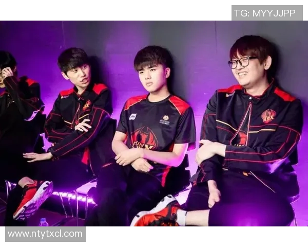 FPX在英雄联盟技术排行榜中荣登第七名展现强劲实力与团队协作